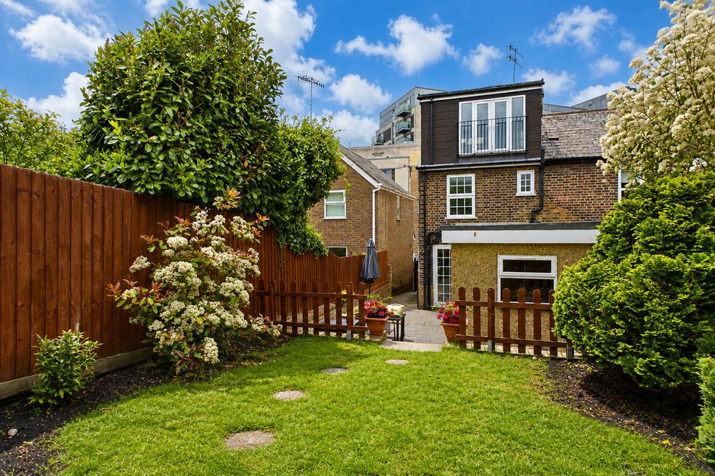Property photo 3 of 27
