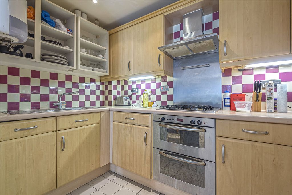 Property photo 2 of 6 Kitchen