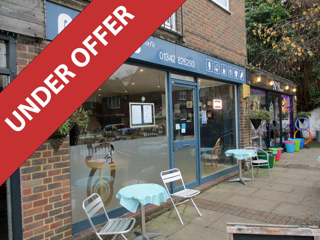 Property photo 1 of 4 7 Newlands Place, Forest Row