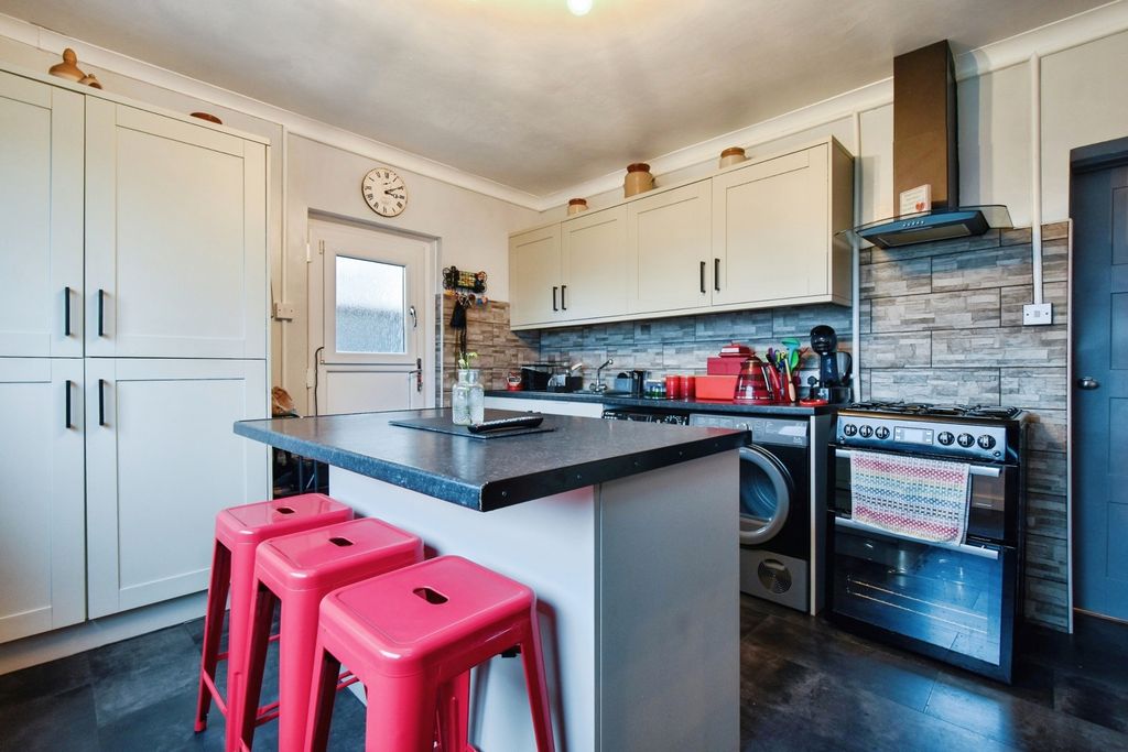 Property photo 3 of 19 Pbox-Img.Jpg