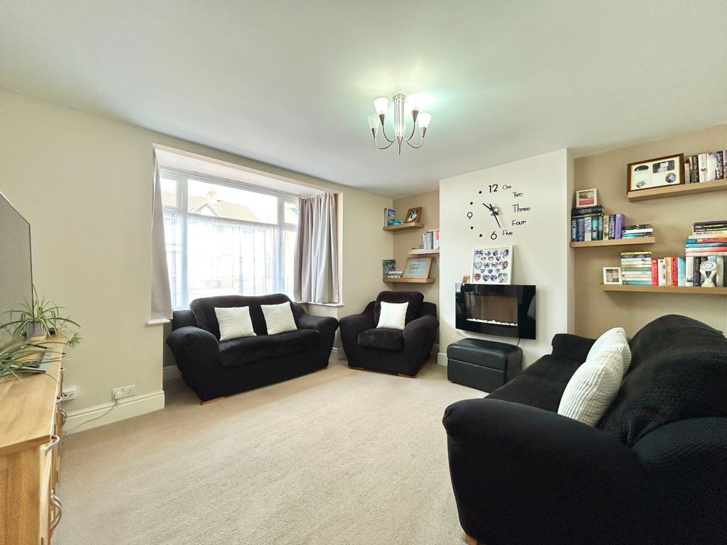 Property photo 2 of 21