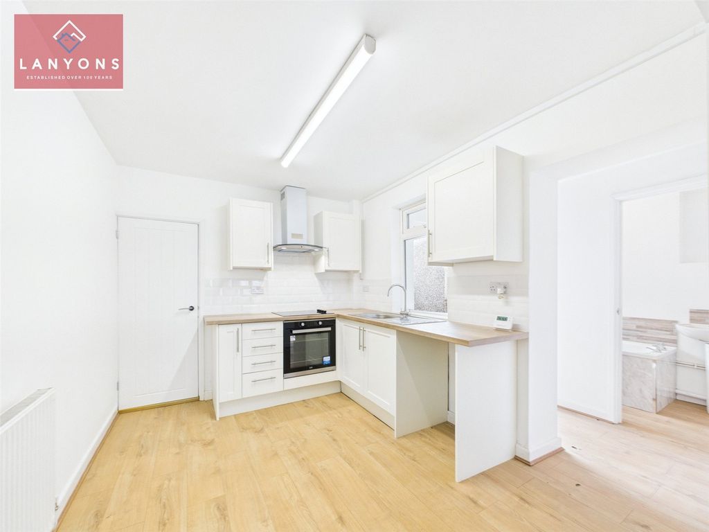 Property photo 1 of 12 Picture No. 13