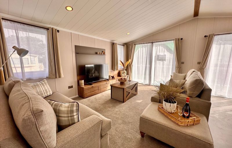 Property photo 3 of 21 Photo 54