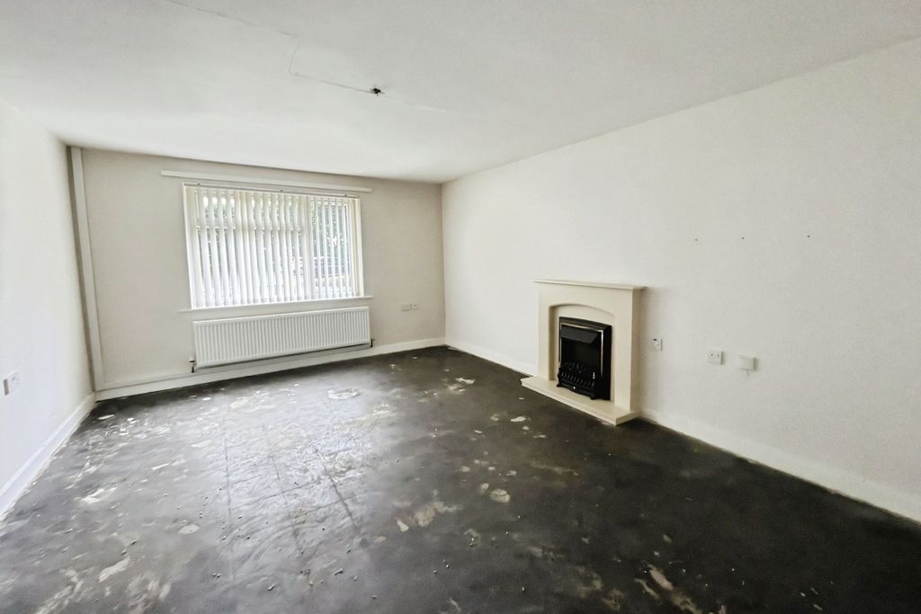 Property photo 3 of 8 Living Room
