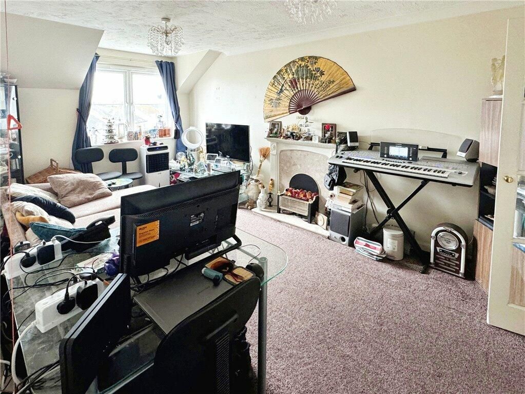 Property photo 3 of 12