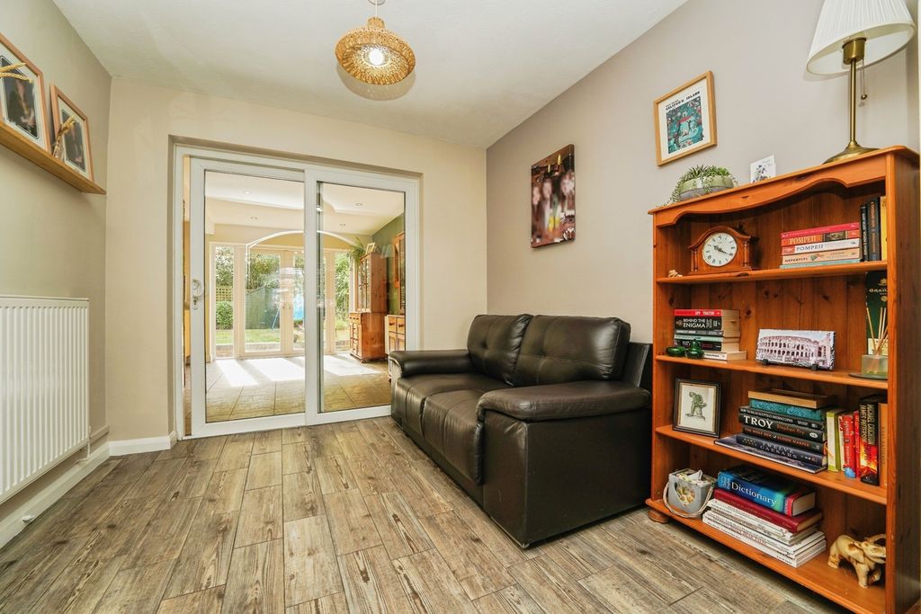 Property photo 3 of 17 2nd Reception