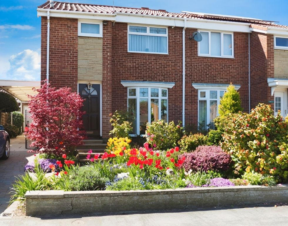 Property photo 1 of 13 3710212