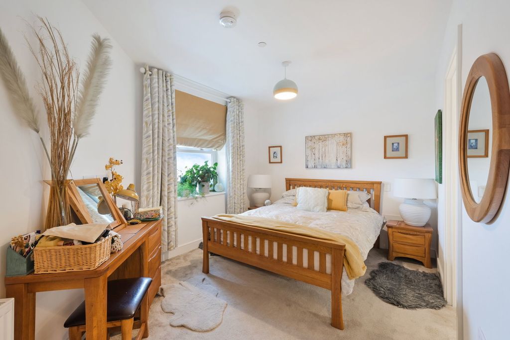Additional image 8 of 2 bed flat for saleOxted RH8
