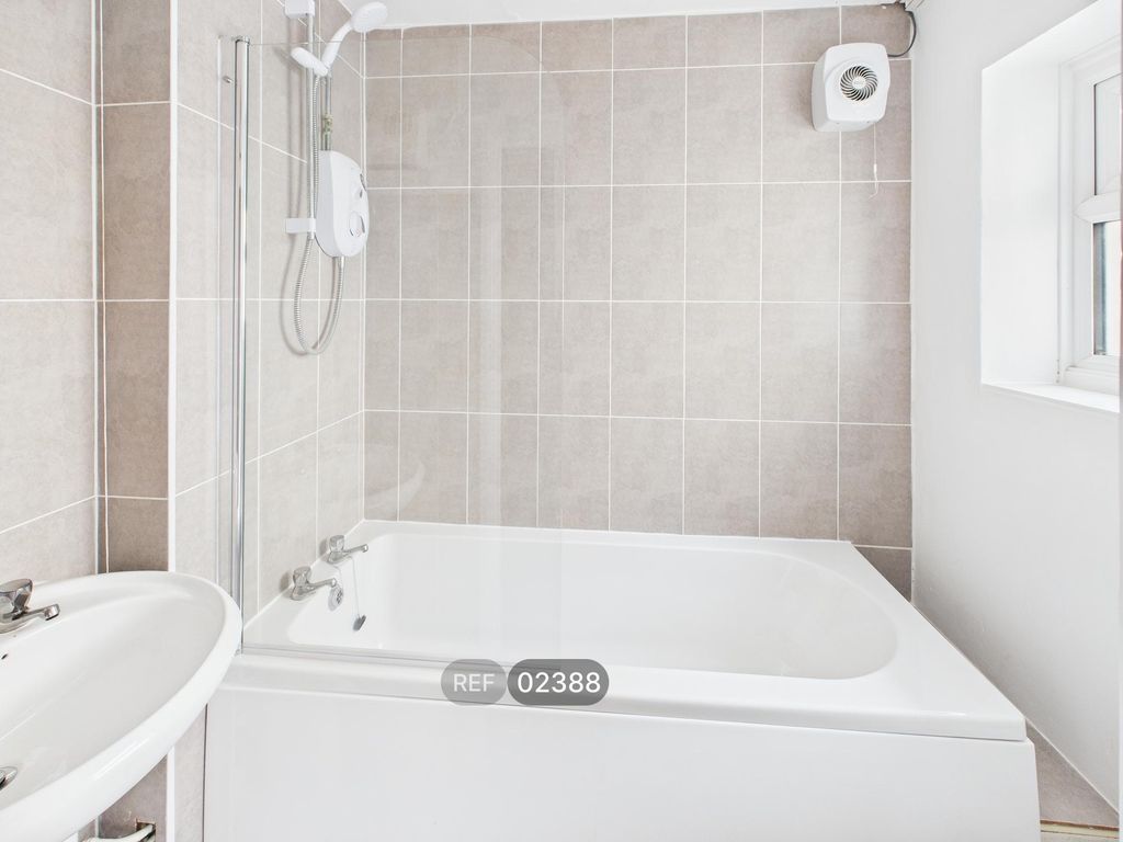 Property photo 3 of 12 Bathroom