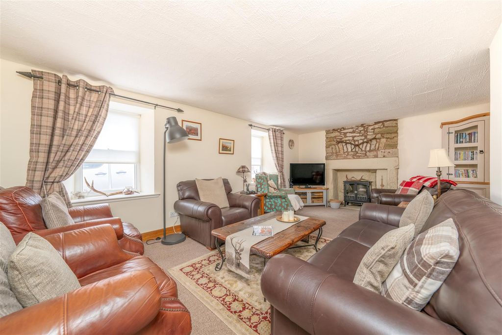 Property photo 3 of 22 38_High-Street_Coldstream-03.Jpg