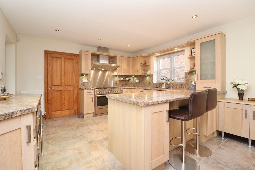Property photo 2 of 25 Img_4321