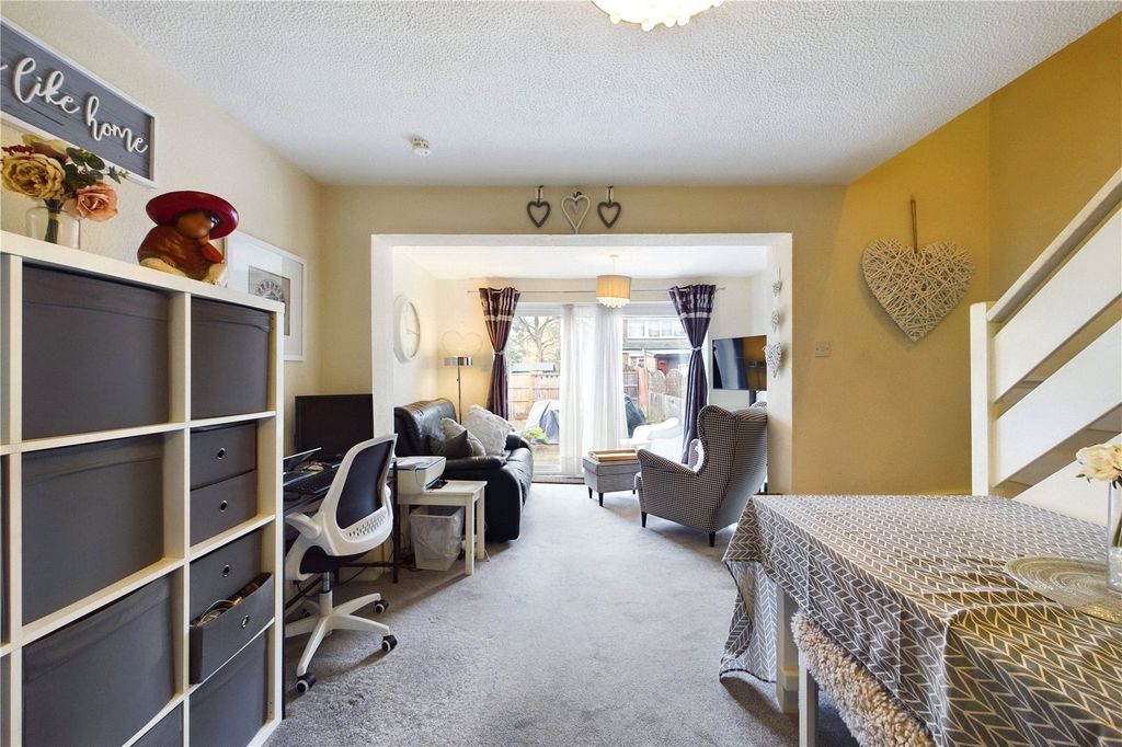 Property photo 2 of 14 Living Room