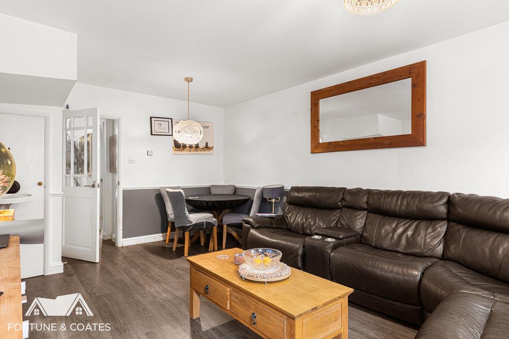 Property photo 2 of 14 Standrewsmeadow_9.Jpg