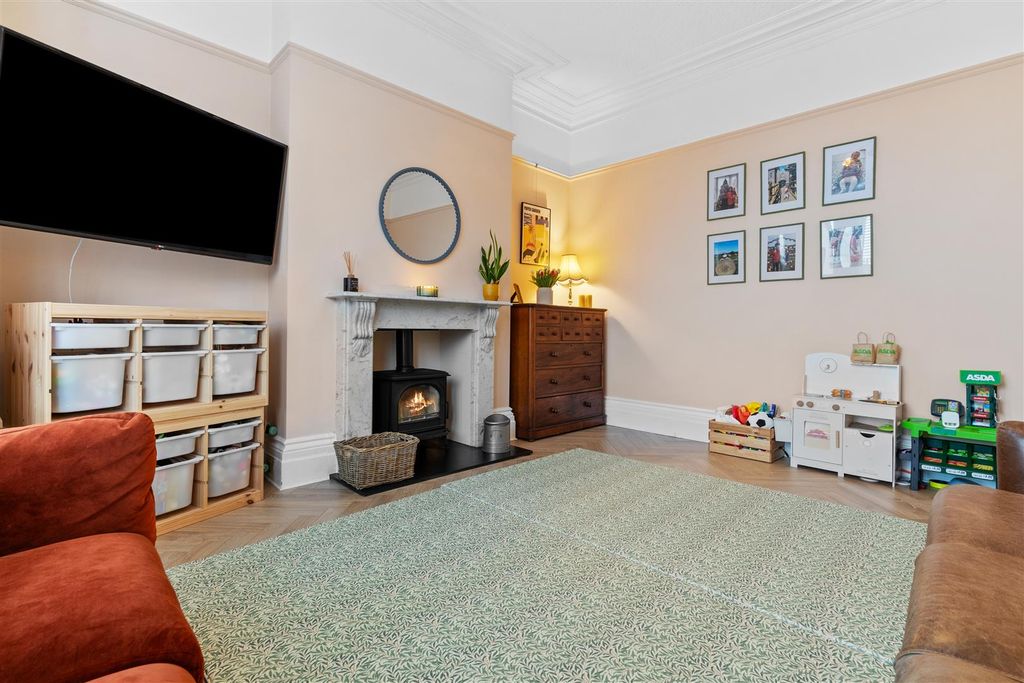 Property photo 3 of 29