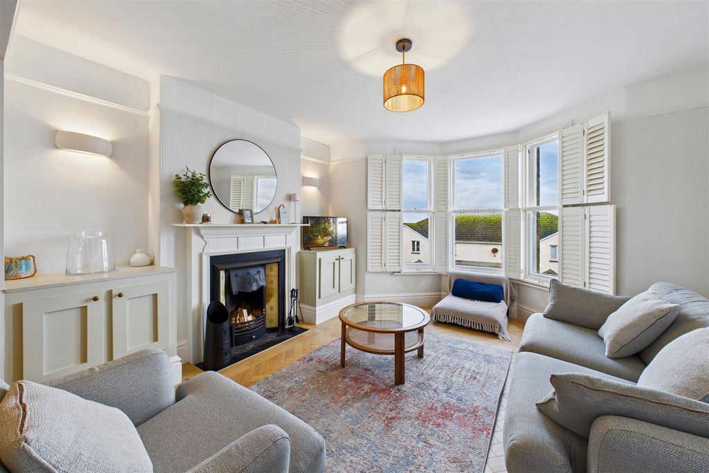 Property photo 2 of 37 Lounge/Diner