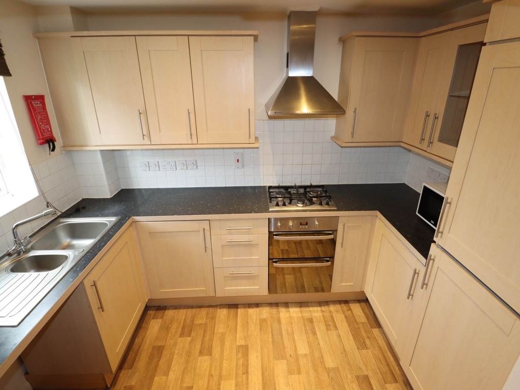 Property photo 2 of 8 Kitchen