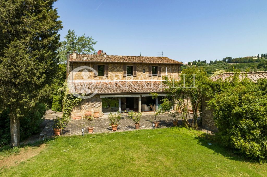 Property photo 2 of 40