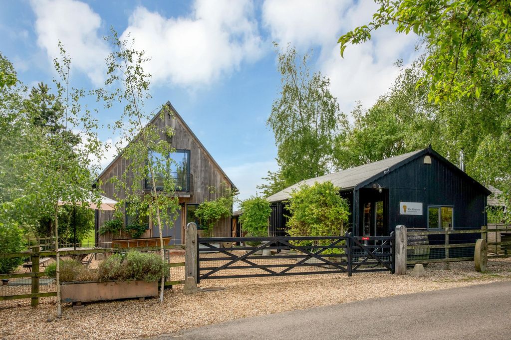 Property photo 2 of 38