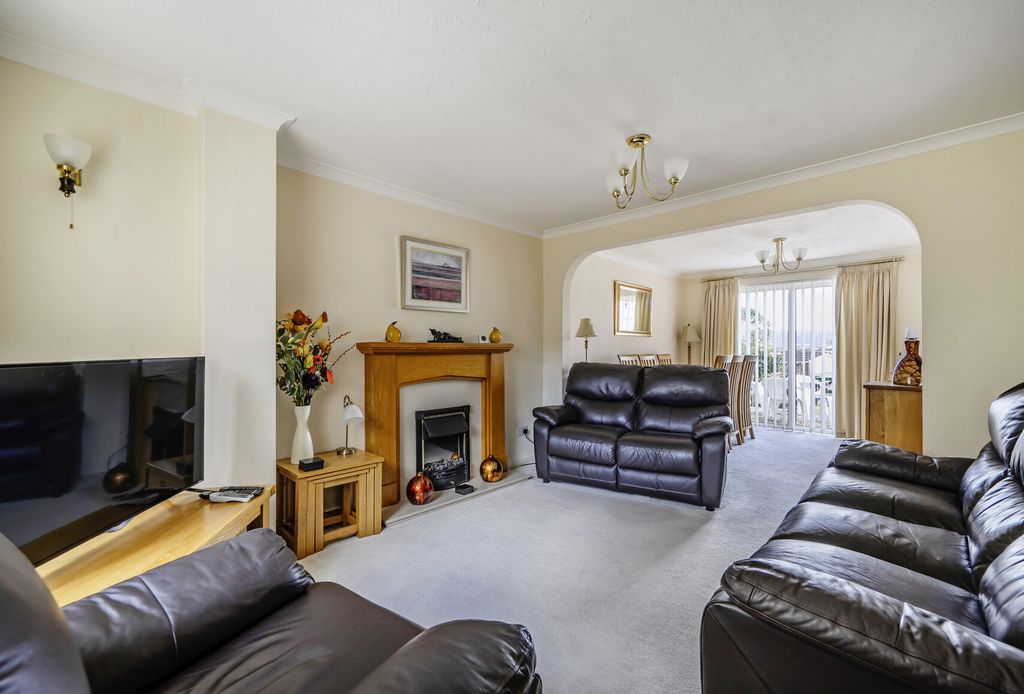 Property photo 2 of 15 1345757-10-68B5B0...