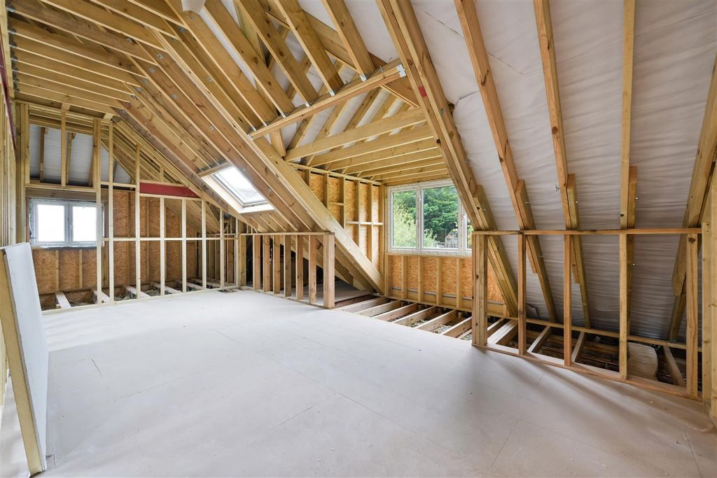 Additional image 24 of 6 bed property for saleHazelwood Lane, Chipstead, Coulsdon CR5