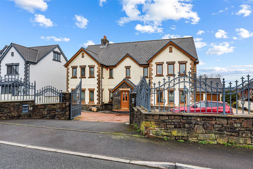 Property photo 1 of 44 External