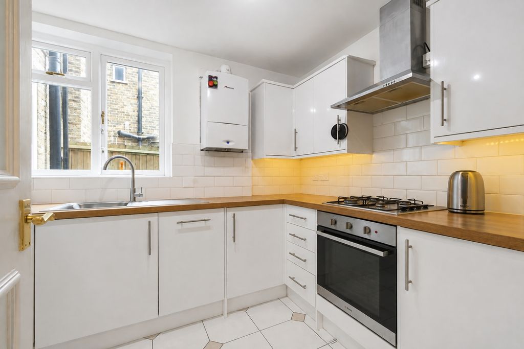 Property photo 2 of 5 Adaf831A-Be3c-4F0B-A36B-E3cc43288199