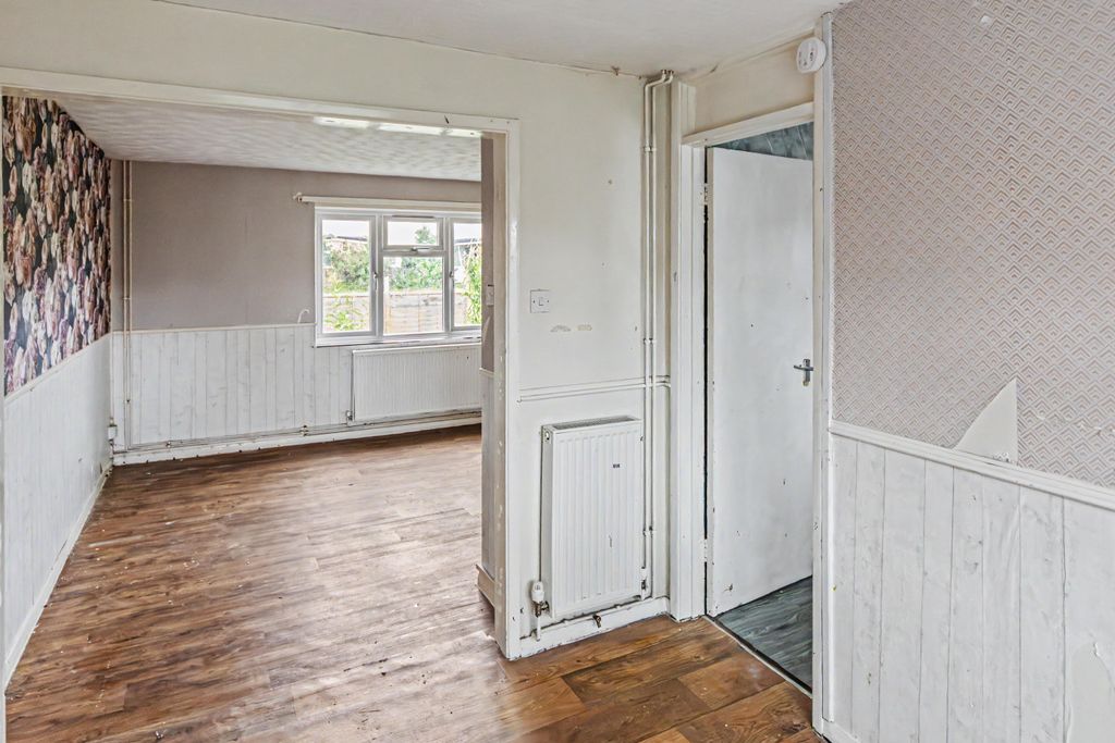 Property photo 2 of 20 6 Methuen Way, Corsham, Wiltshire, Sn13 0Ea