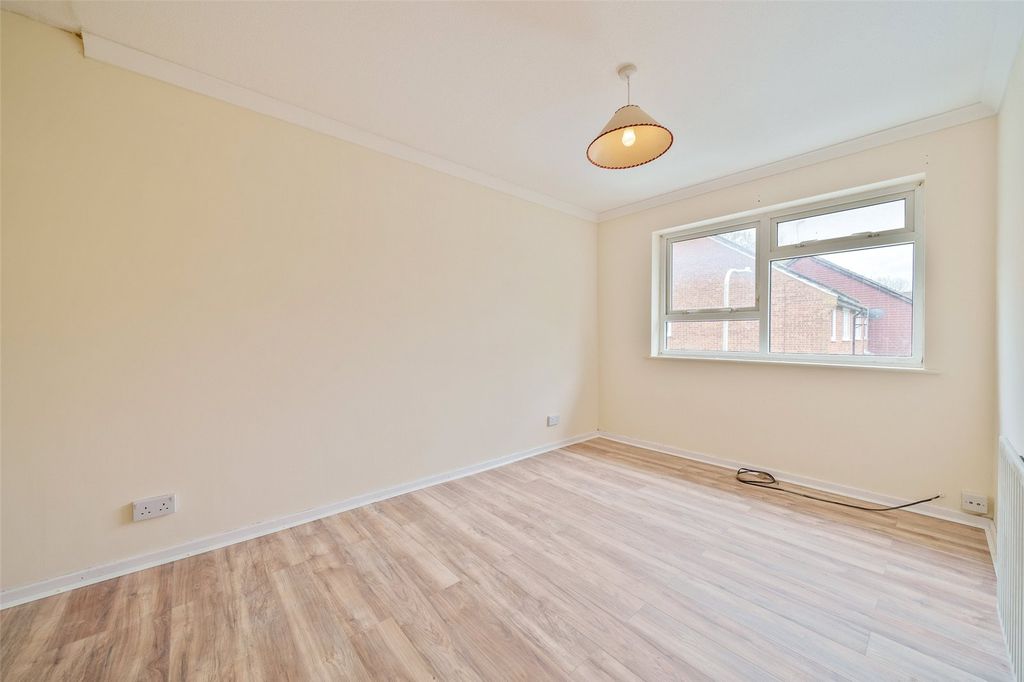 Property photo 3 of 9 Picture No. 24