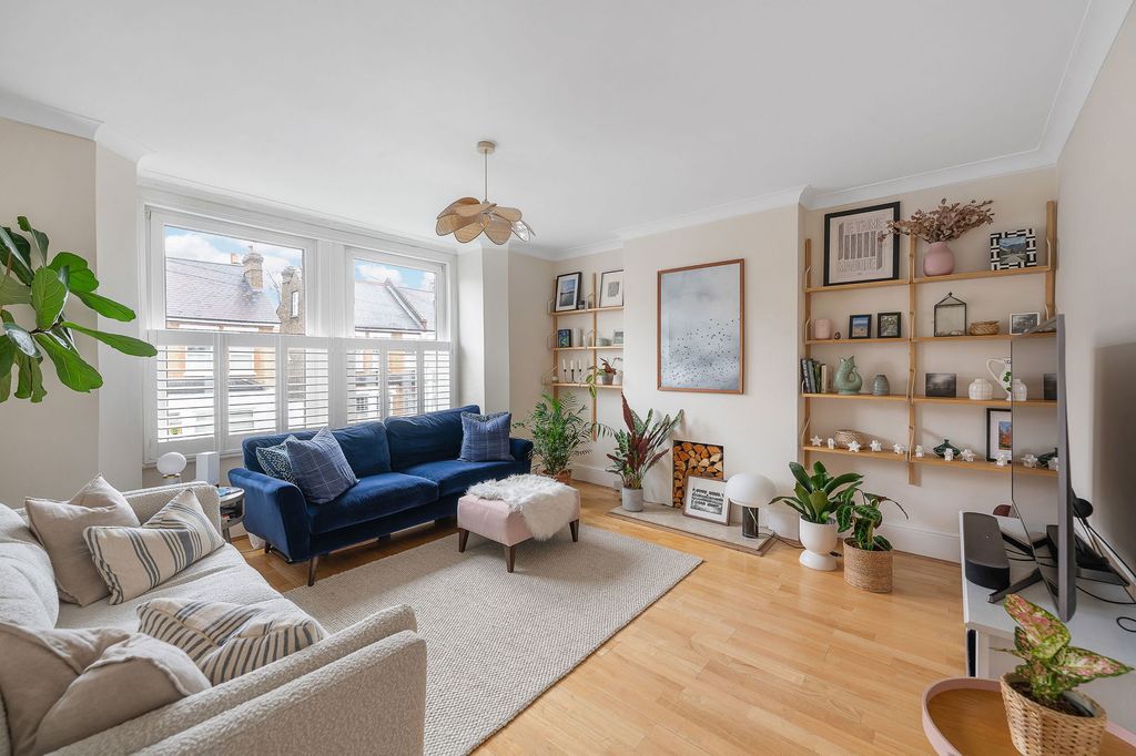 Property photo 2 of 35