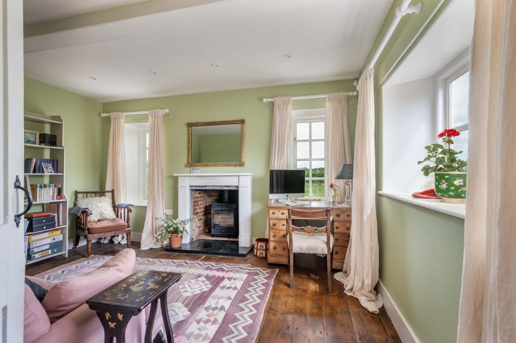 Property photo 3 of 40 Drawing Room