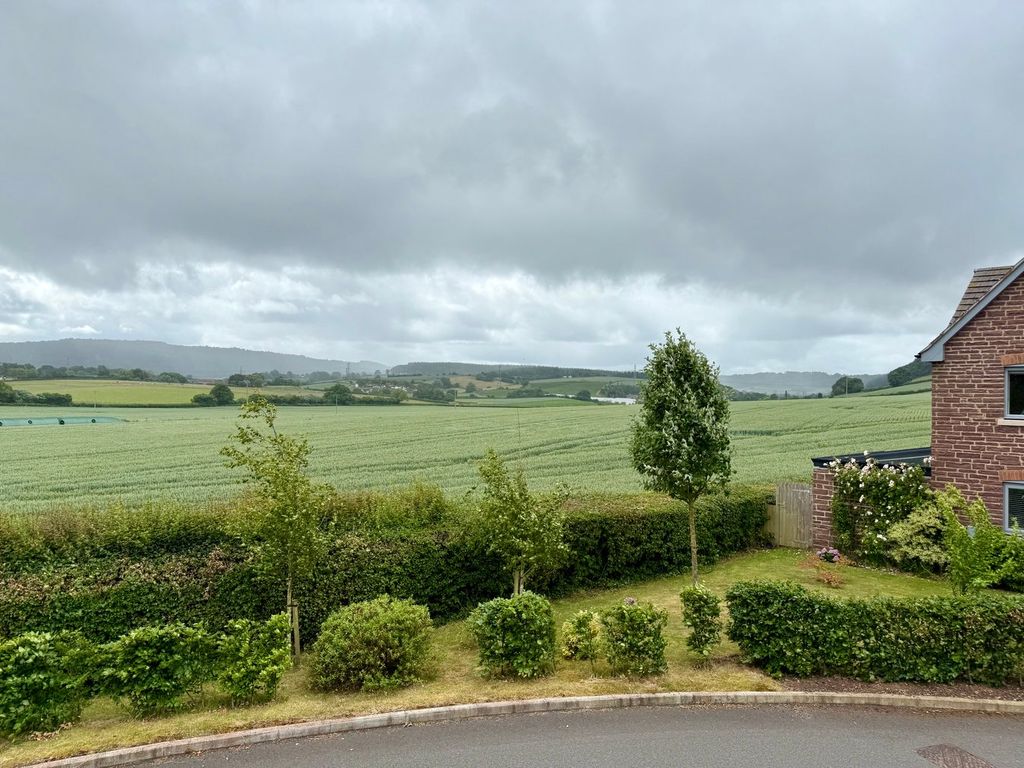 Property photo 2 of 29