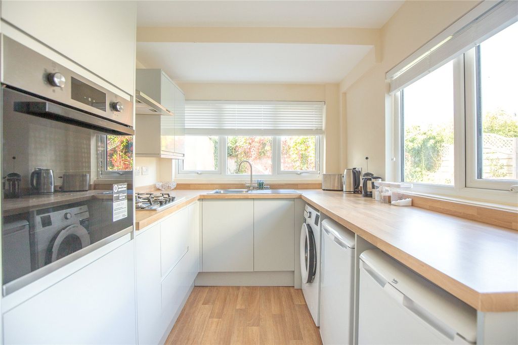 Property photo 3 of 21 Picture No. 31