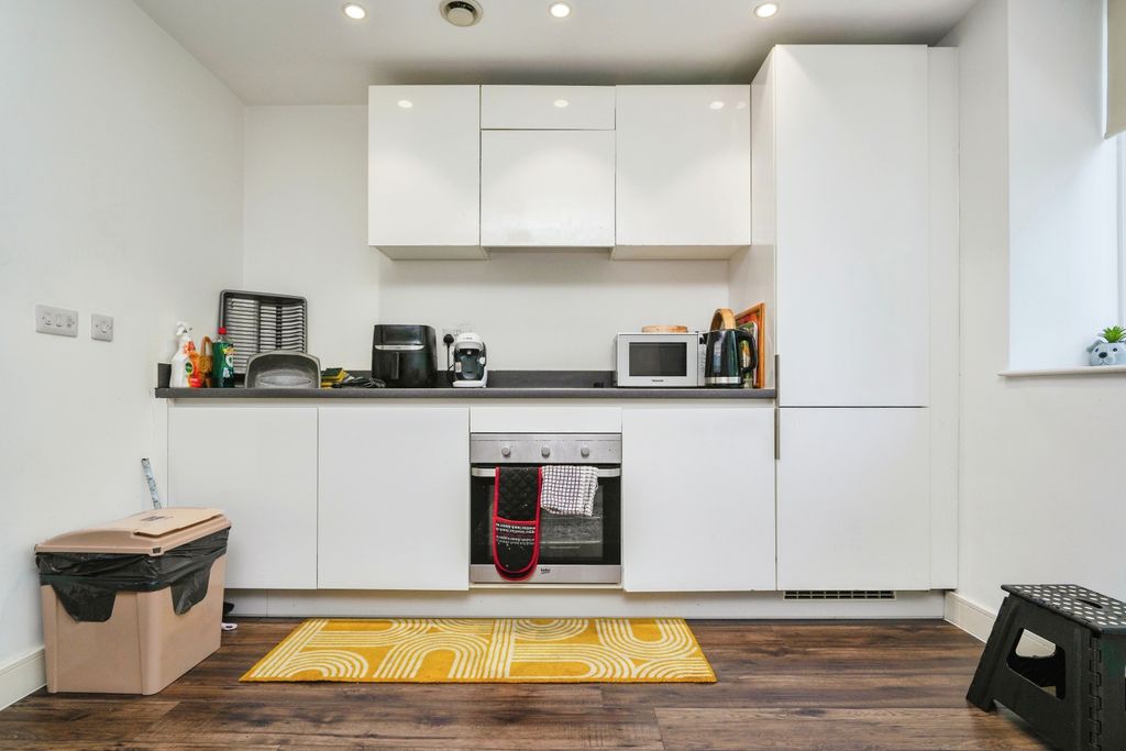 Property photo 2 of 17 Kitchen