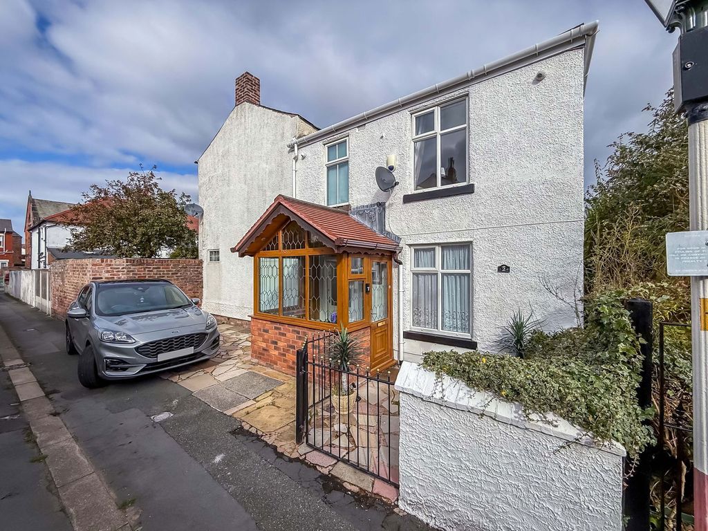 Property photo 1 of 32