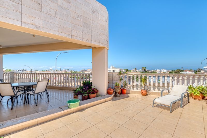 Property photo 1 of 15 Balcony