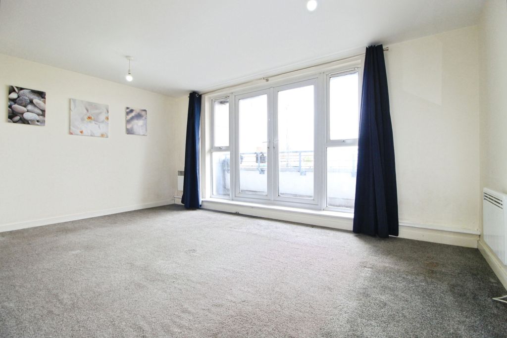 Property photo 2 of 16 Gallery