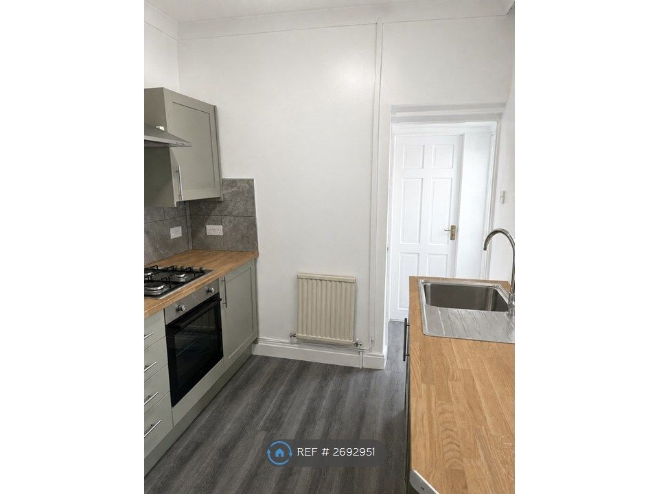 Property photo 1 of 12 Kitchen