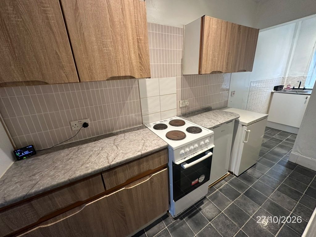 Property photo 2 of 10 Kitchen