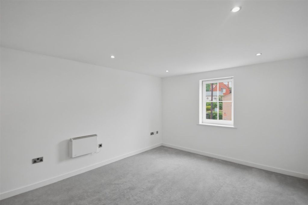Property photo 3 of 10 Living Area
