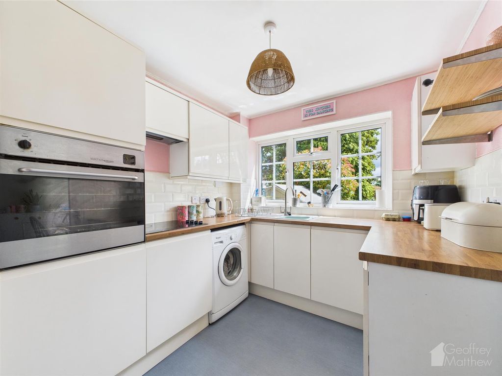 Property photo 3 of 21