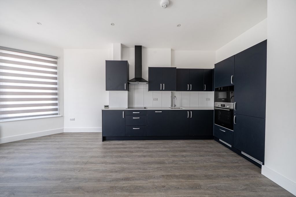 Property photo 3 of 11 1484616-8-6A3E8A8...
