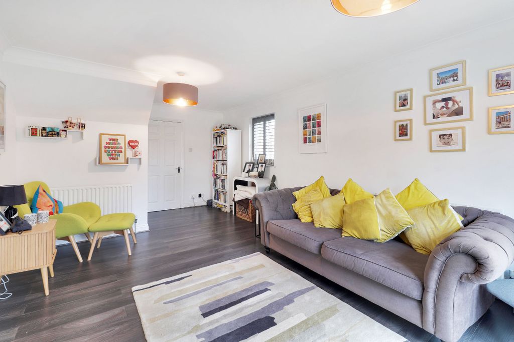 Property photo 2 of 23