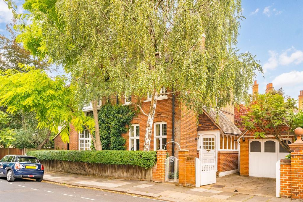 Property photo 1 of 8