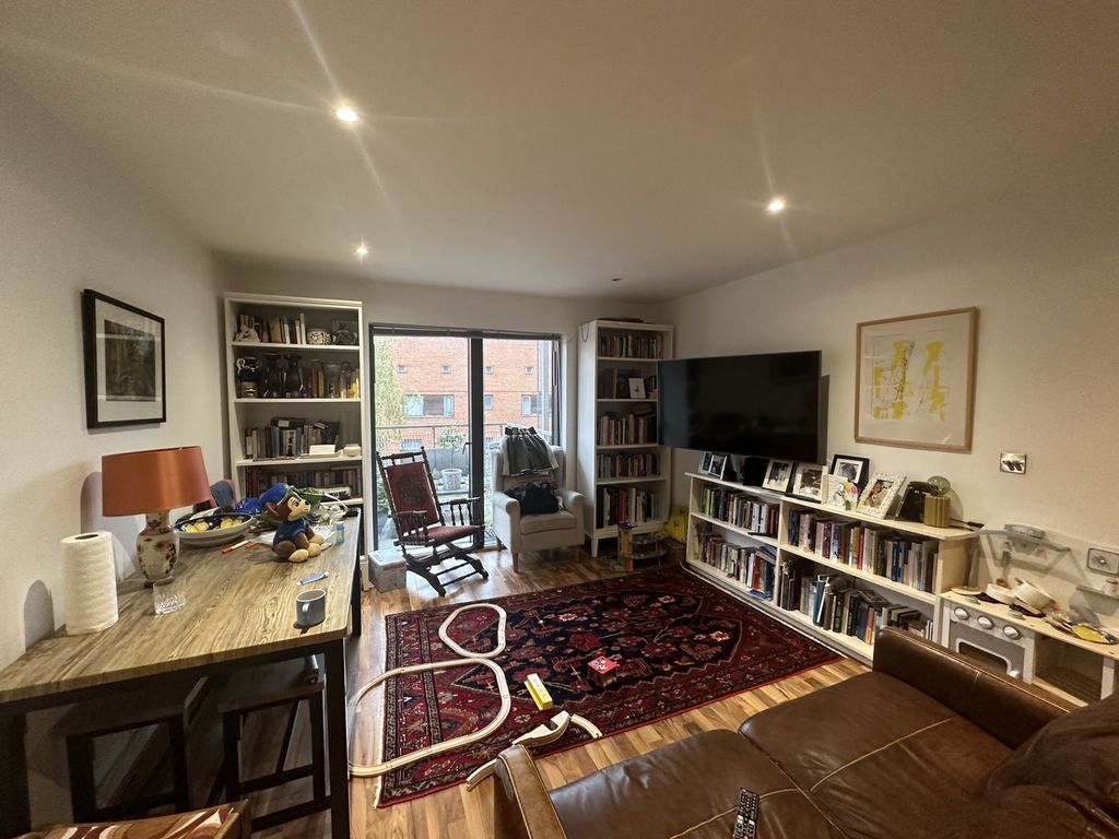 Property photo 1 of 6 Photo 4