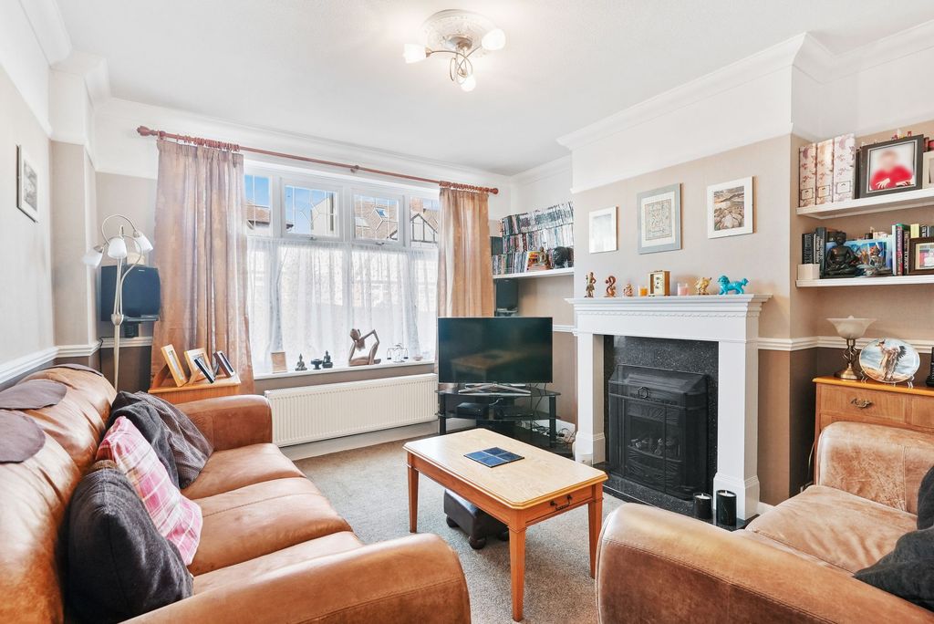 Property photo 2 of 12