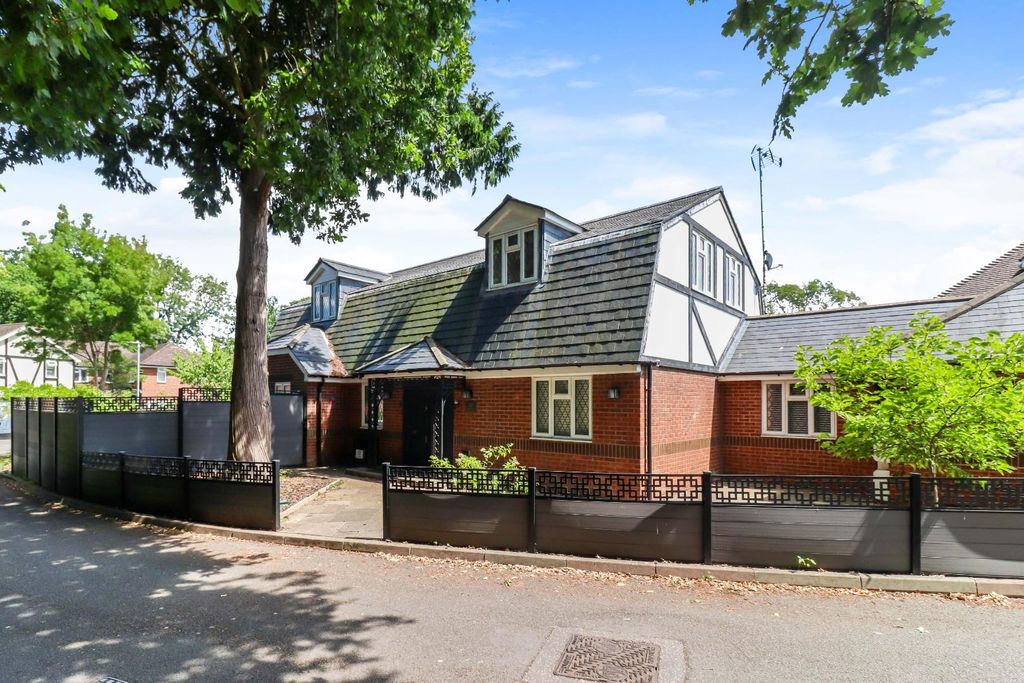 Property photo 1 of 34