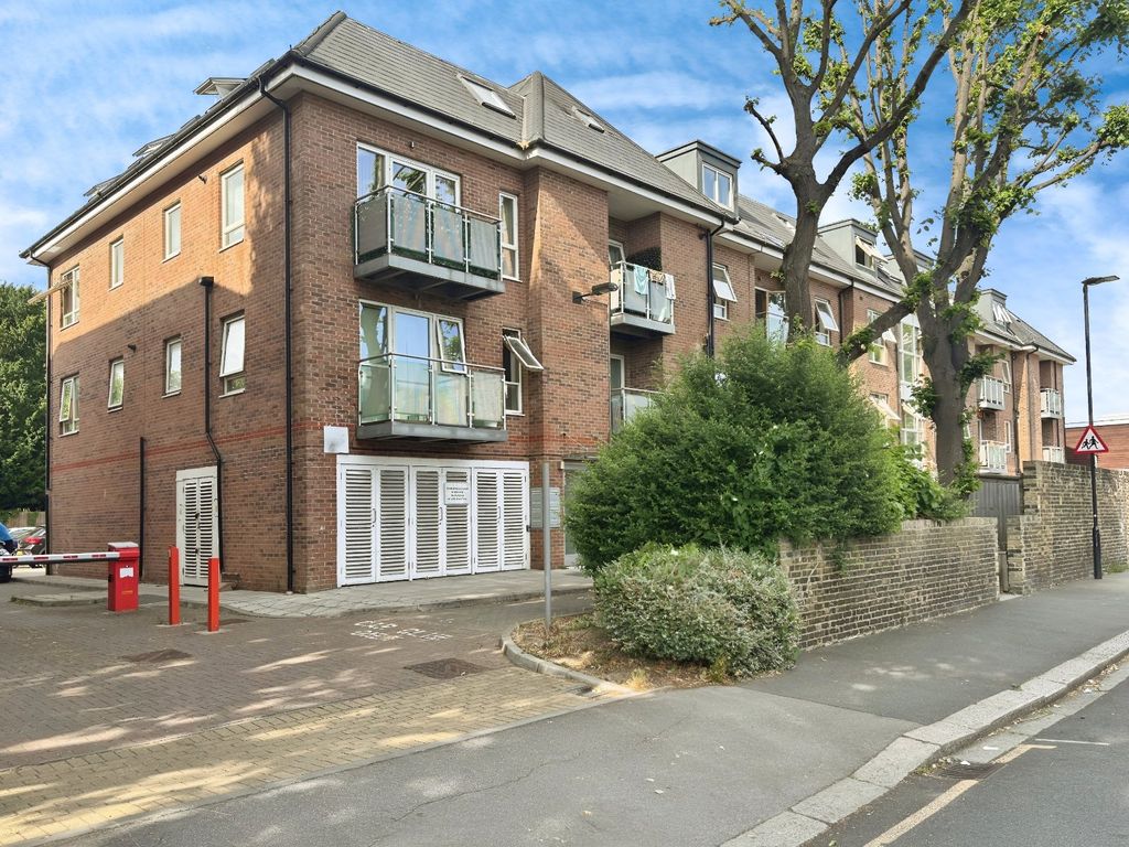 Property photo 3 of 16 03