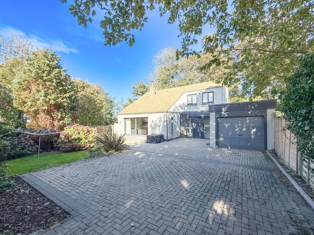 Property photo 1 of 12 External