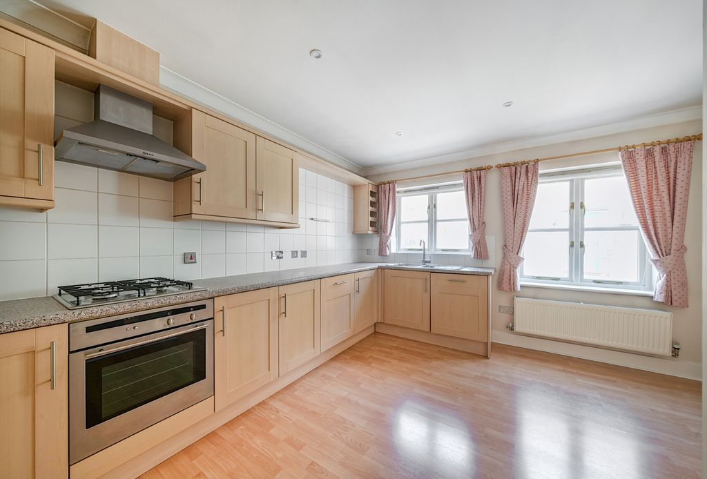 Property photo 3 of 14 Kitchen