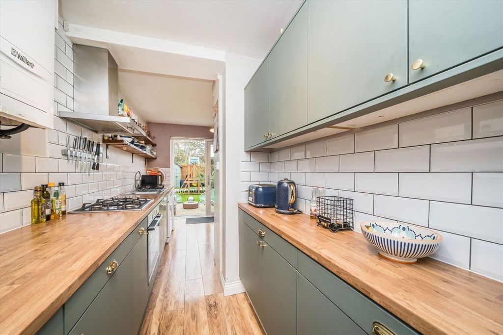 Property photo 3 of 9